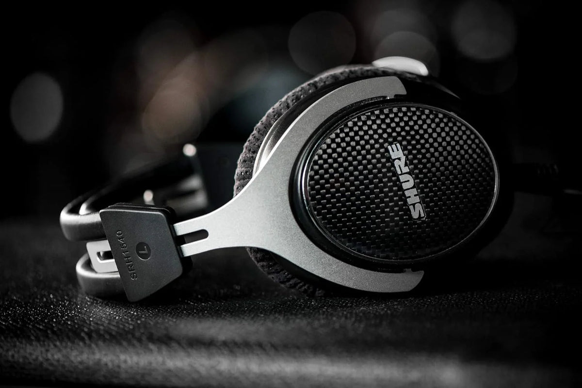 Shure SRH1540 Premium Closed-Back Headphones with 40mm Neodymium Drivers for Clear Highs and Extended Bass, Built for Professional Audio/Sound Engineers, Musicians and Audiophiles (SRH1540-BK)